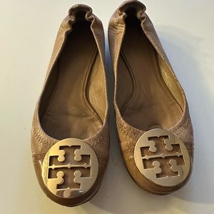 Tory Burch Flats 8.5 Gold Tan Reva Minnie